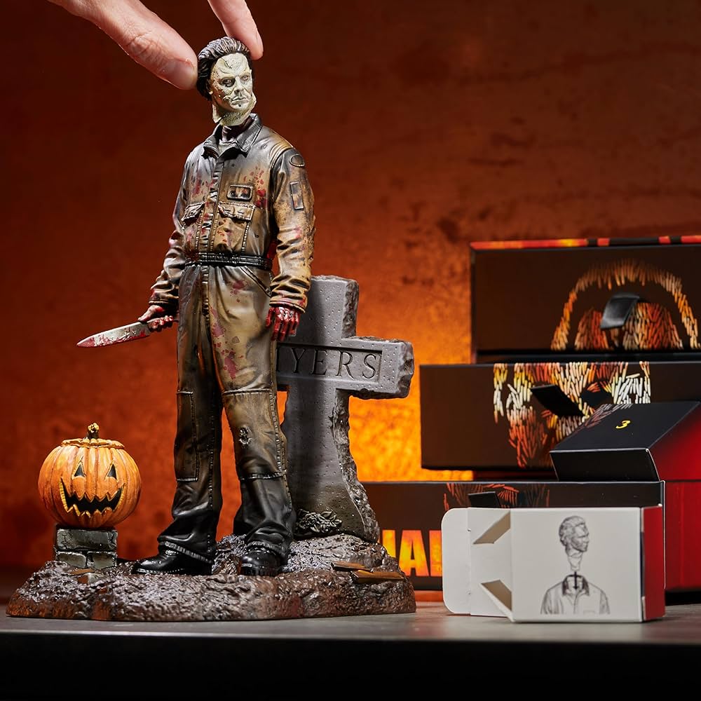 ハロウィン　マイケルマイヤーズ　台座付き Amazon | HORROR美少女 ハロウィン マイケル・マイヤーズ 1/7